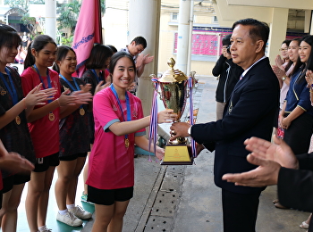 The School Board congratulated the
athletes for their participation in the
30th Satit Rajabhat Samphan Games.