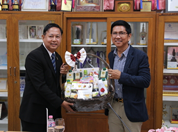 Give a New Year gift basket For
executives, faculties and various
departments Of Suan Sunandha Rajabhat
University