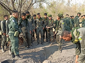 Year 2 and 3 military students attend a
field training camp in Khao Chon Kai.