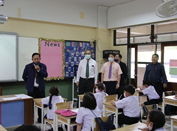 President of the Association of Parents
and Teachers Visit the teaching of the
school