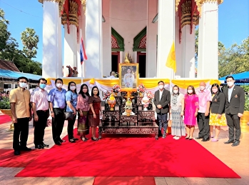 Demonstration school administrators and
personnel Participated in the Royal
Kathin Robe Offering Ceremony at
Matchimawat Temple, Udon Thani Province