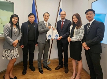 Ajarn Nuan Morakot Taweethong, Assistant
Director of Student Affairs, English
Program and Head of Study Abroad
Scholarship Division Hear the Finnish
Ambassador's educational vision Thailand