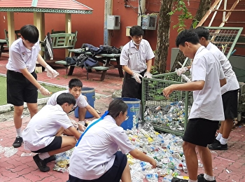 Student committee, academic year 2023,
separates recycled waste.