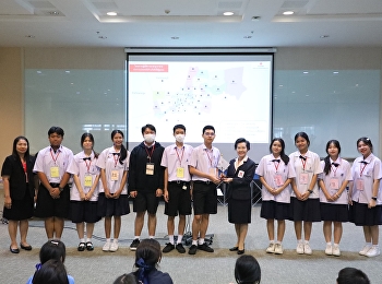 Students of Suan Sunandha Rajabhat
University Demonstration School
Participate in the Red Cross Youth
Volunteer Action Project to bring
disaster safety to the community.