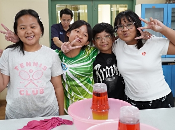 Enjoy experimenting while developing
analytical thinking like a real
scientist!