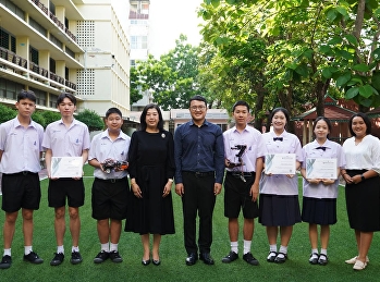 School Director Presents Certificates of
Recognition to Students for Their
Outstanding Achievement at the Innovedex
2026 Regional Robotics Competition