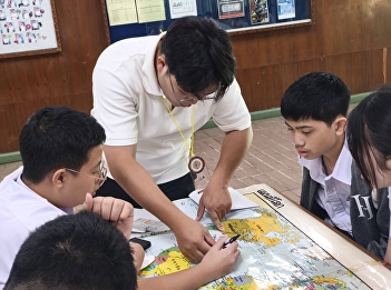 **English Translation (for Website
News):**  Students developed their
**analytical skills** through hands-on
experience using **geospatial
information technologies (GIS)** and
specialized tools. They learned how to
**read, interpret, and analyze maps**, e