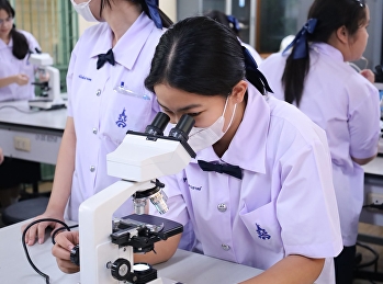 Explore the World of Biology! Grade 7
Students Develop Thinking, Observation,
and Analytical Skills Through the Study
of Cell Structures Using Microscopes