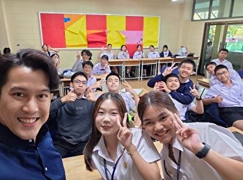 **Senior alumni shared guidance on
preparing for the future, discovering
students' strengths and interests, and
provided practical tips for creating an
effective portfolio (Portfolio) for
university admissions.**