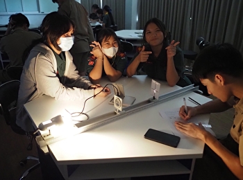 Grade 9 students in the English Program
(EP)  During their science laboratory
class, students conducted experiments
and studied “Image Formation by a Convex
Lens.”